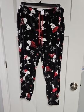 Peanuts Black & Red Snoopy Holiday Pajama Pants